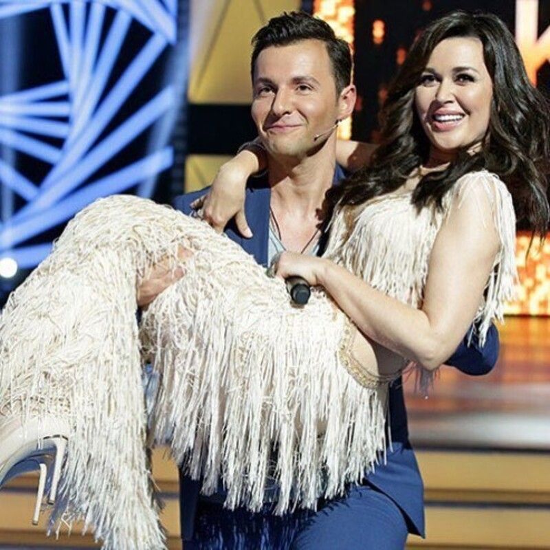 Программа Дмитрия Борисова предложила Анастасии Заворотнюк 3 миллиона рублей за интервью о раке