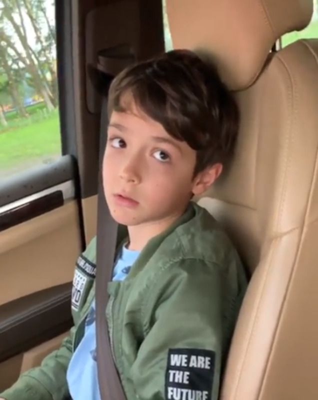 Алена Водонаева заявила, что ее 8-летний сын больше не будет ходить в школу