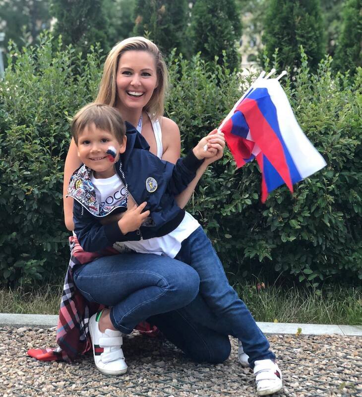 Мария Кожевникова поздравила с днем рождения партнера по сериалу «Универ» Виталия Гогунского