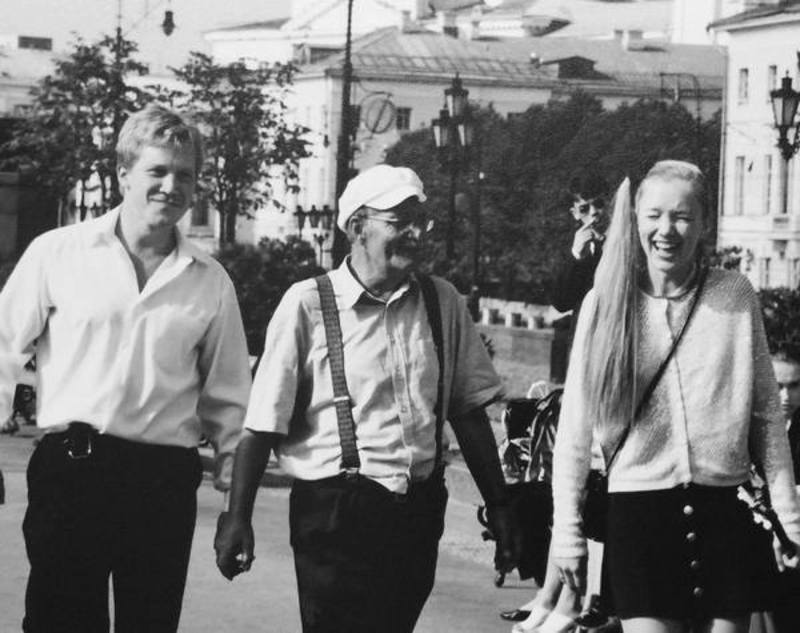 Дарья Мороз вспомнила о том, как снималась у Данелии, и поделилась архивными фотографиями режиссера