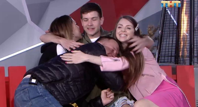 Алёна Рапунцель пообещала поддержать Илью Яббарова после его расставания с невестой и ухода из «Дома-2»
