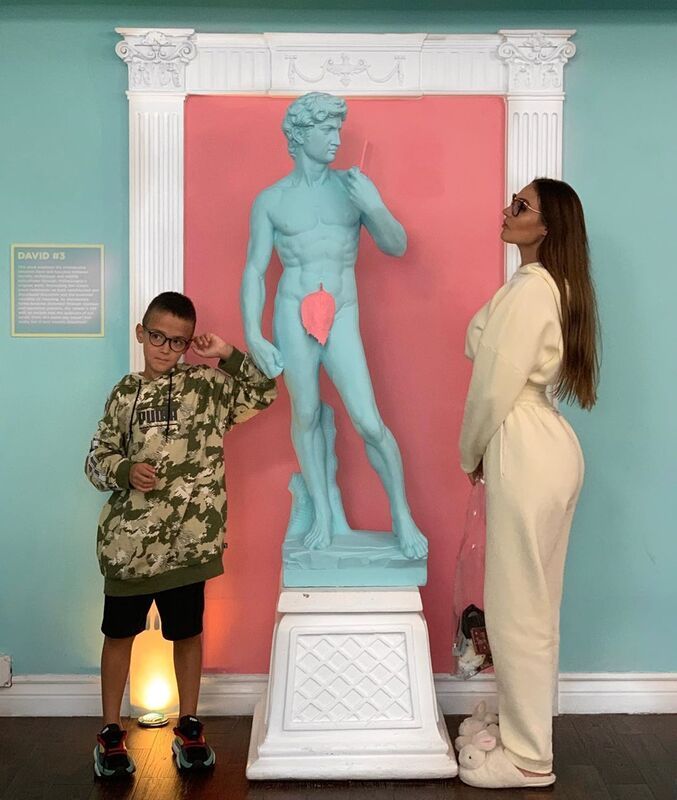 Алена Водонаева заявила, что ее 8-летний сын больше не будет ходить в школу